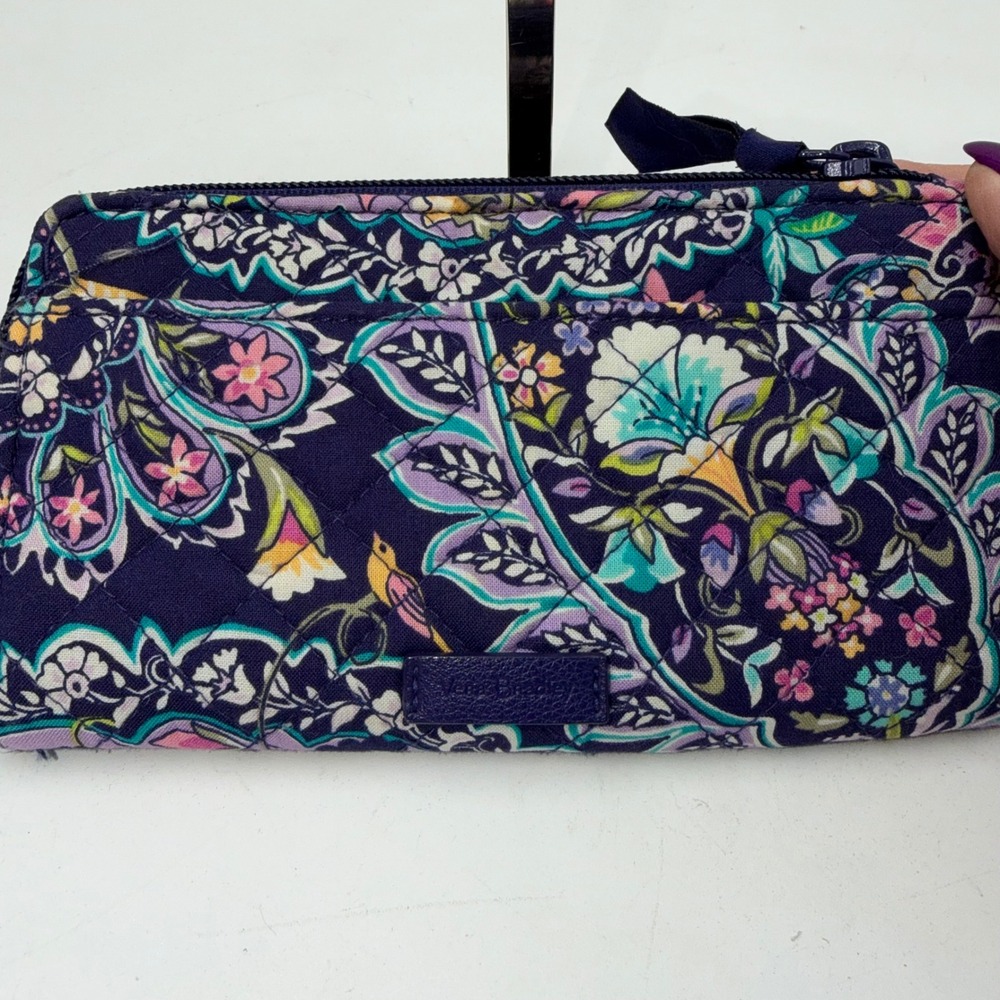 Vera Bradley Purple Paisley Quilted Cotton Zip Around Wallet ID Window Floral - Picture 2 of 9